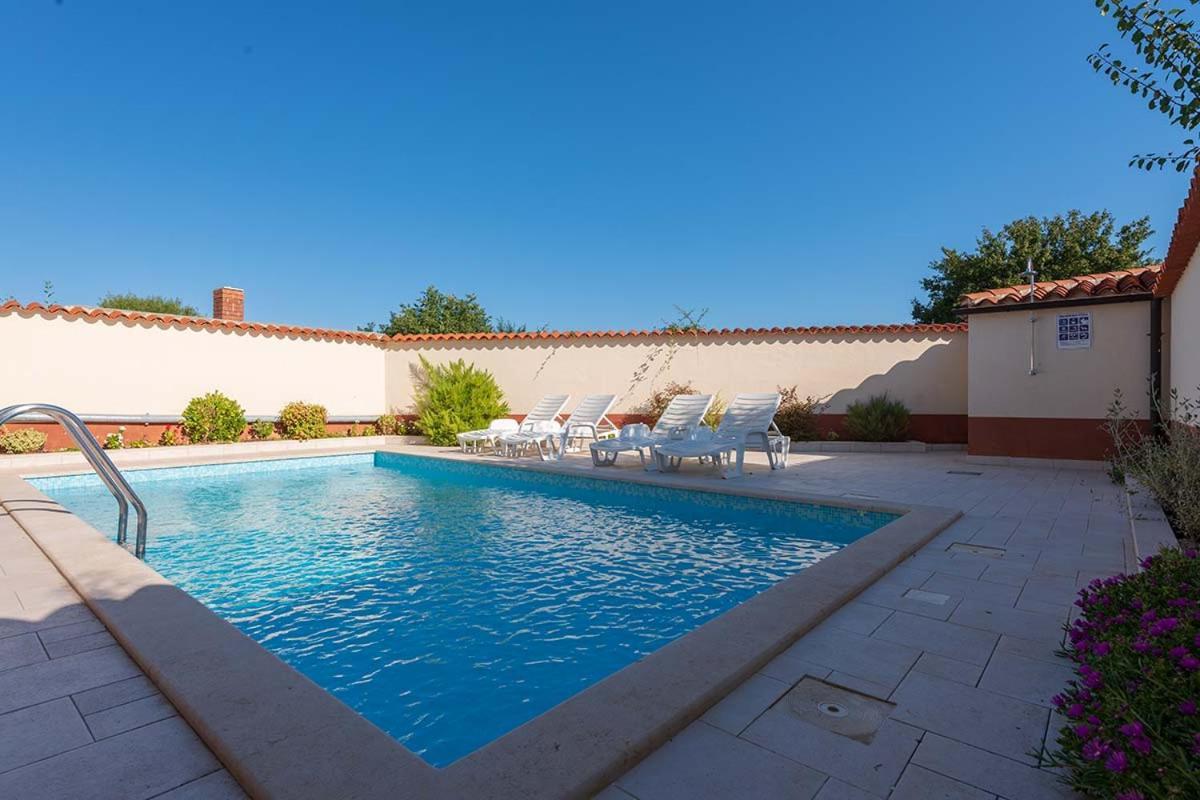 Villa House Melly With Swimming Pool Rovinjsko Selo Exterior foto