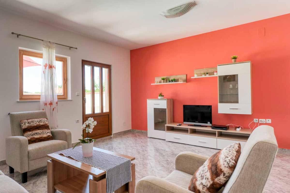 Villa House Melly With Swimming Pool Rovinjsko Selo Exterior foto
